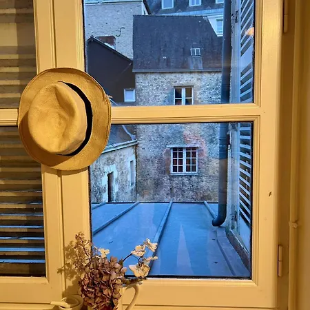 Dans Grande Maison Medievale Au Centre Historique De Hotel 3*